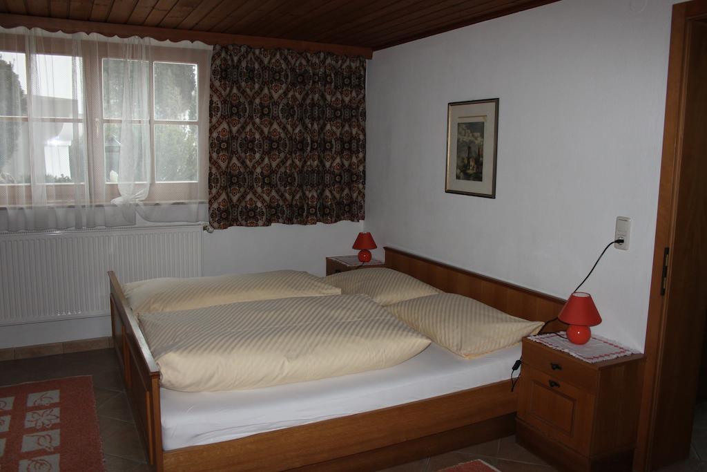 Gästehaus Trude Waltl Fieberbrunn Zimmer foto